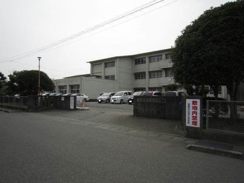 鳥栖市立旭小学校(小学校)まで894m エレガンス村田Ａ棟