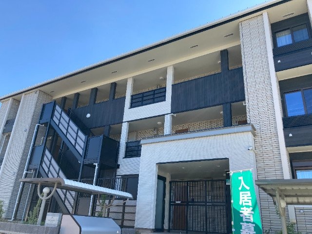  モデルノ アルバ