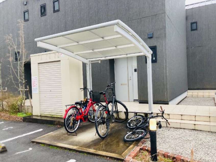 駐輪場 プレミアム原古賀