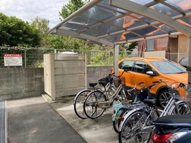 駐輪場 シャーメゾン田代