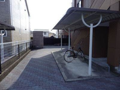 駐輪場 サンテラス