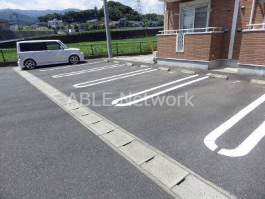 駐車場 アーデント・サピー弐番館