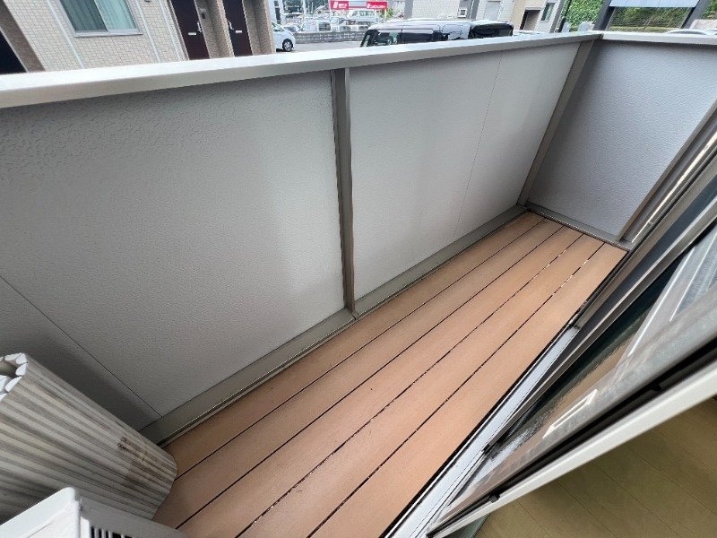  ヴィルヌーブ伍番街　B棟