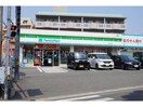 ファミリーマート長崎石神店(コンビニ)まで410m ロフティ本原