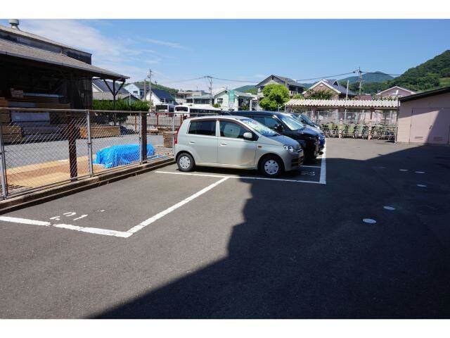 駐車場 溝川ハイツ