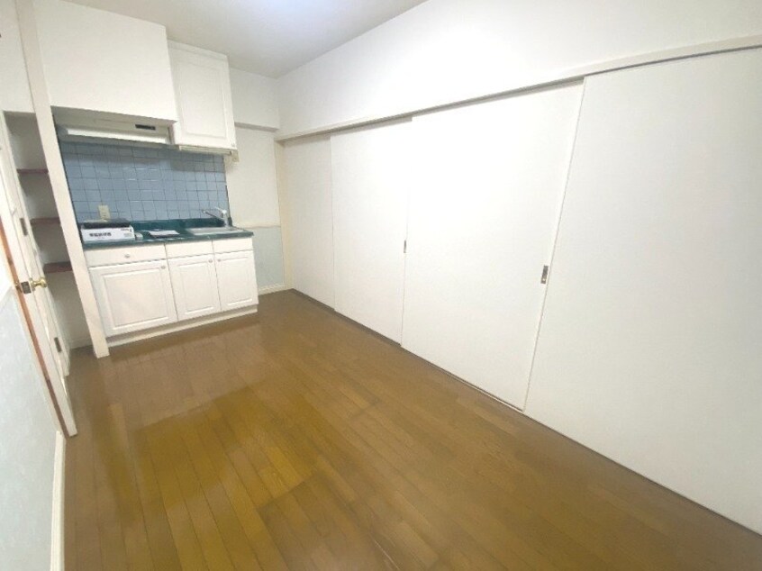  ドエル金屋