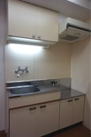  長崎市電１系統<長崎電気軌道>/長崎大学駅 徒歩13分 2階 築24年