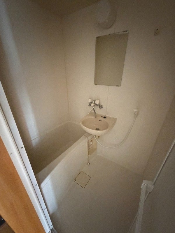  長崎市電１系統<長崎電気軌道>/岩屋橋駅 徒歩10分 3階 築35年