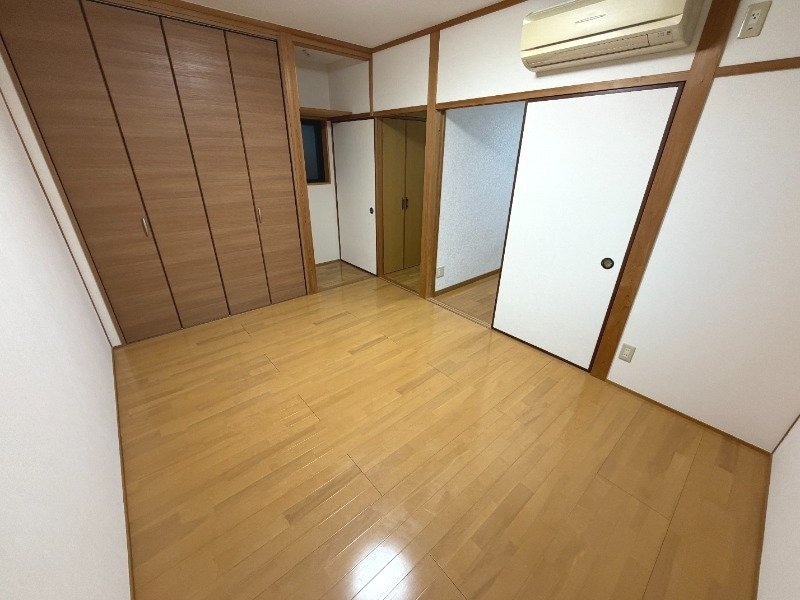  長崎市電１系統<長崎電気軌道>/平和公園駅 徒歩15分 2階 築22年