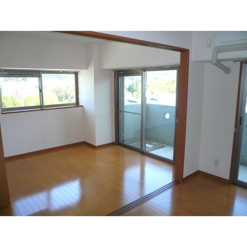 ※写真は別号室です。 扇ヒルズ