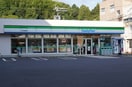 ファミリーマート長与嬉里郷店(コンビニ)まで859m 長崎本線/長与駅 徒歩3分 1階 築30年