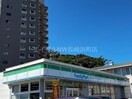 ファミリーマート諫早栄田店(コンビニ)まで1388m ベルローズ（西栄田町）