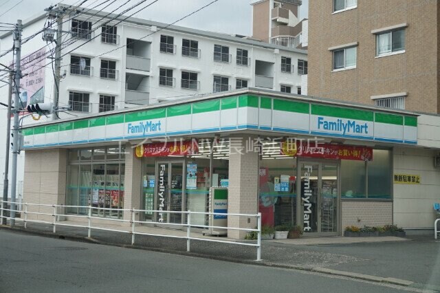 ファミリーマート長崎上大橋店(コンビニ)まで322m ブラン・ネージュ おおはし