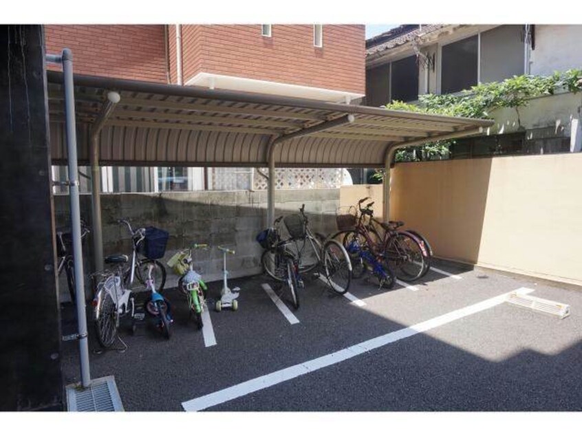 駐輪場 アールグレイ扇町