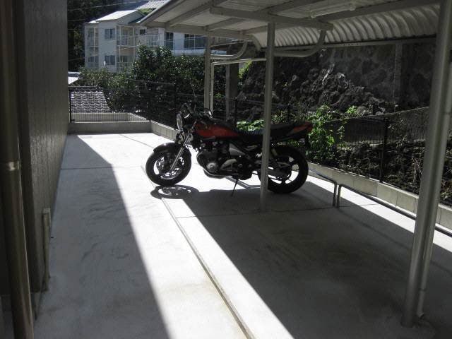 バイク置き場 ビーナスコート