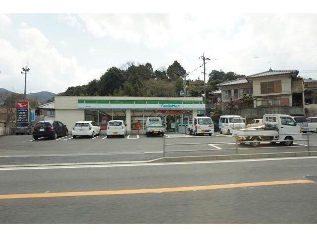 ファミリーマート長与三根店(コンビニ)まで1506m フォーレスS D棟
