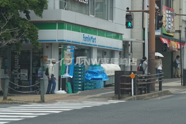 ファミリーマート長崎松山店(コンビニ)まで9m 長崎市電１系統<長崎電気軌道>/平和公園駅 徒歩2分 3階 築43年