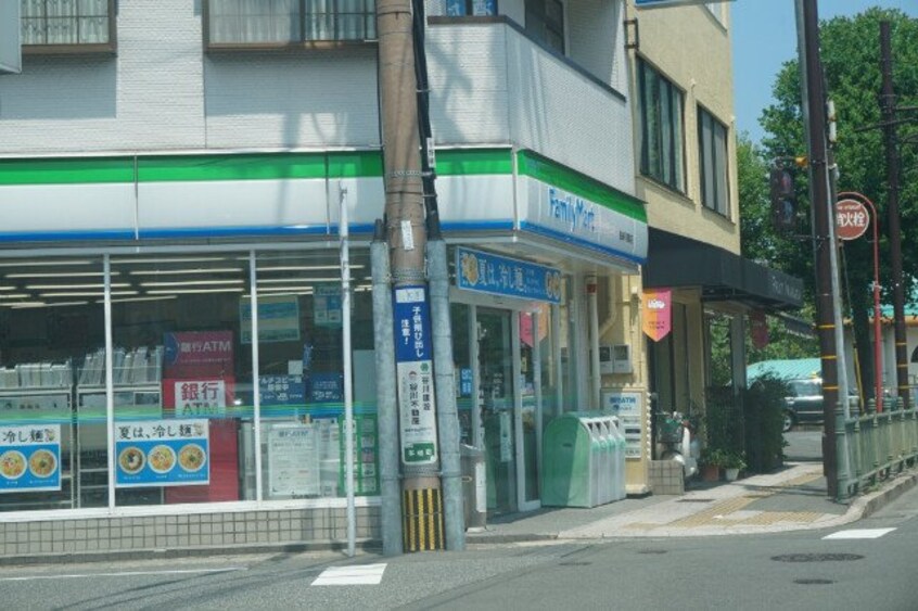 ファミリーマート長崎平和町店(コンビニ)まで803m クロスハート