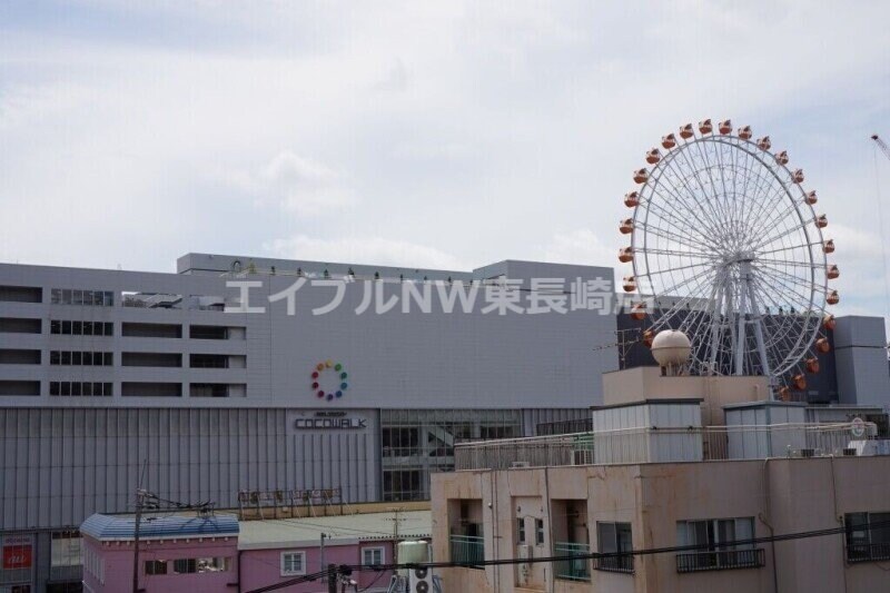 スターバックスコーヒーみらい長崎ココウォーク店(その他飲食（ファミレスなど）)まで586m シャインS天神