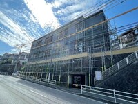 Signpost長崎外大前