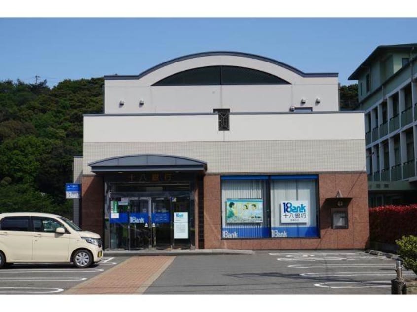 十八銀行琴海支店(銀行)まで1378m ボンヌール雅