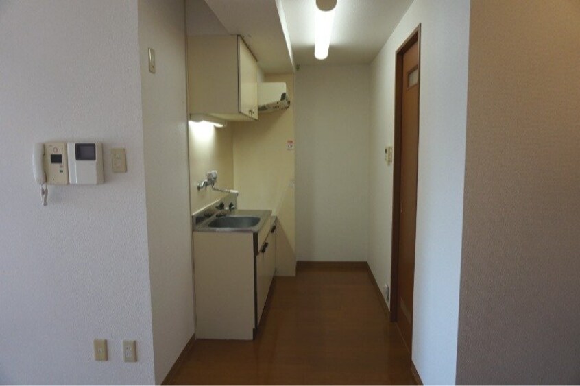  長崎市電１系統<長崎電気軌道>/長崎大学駅 徒歩13分 2階 築24年
