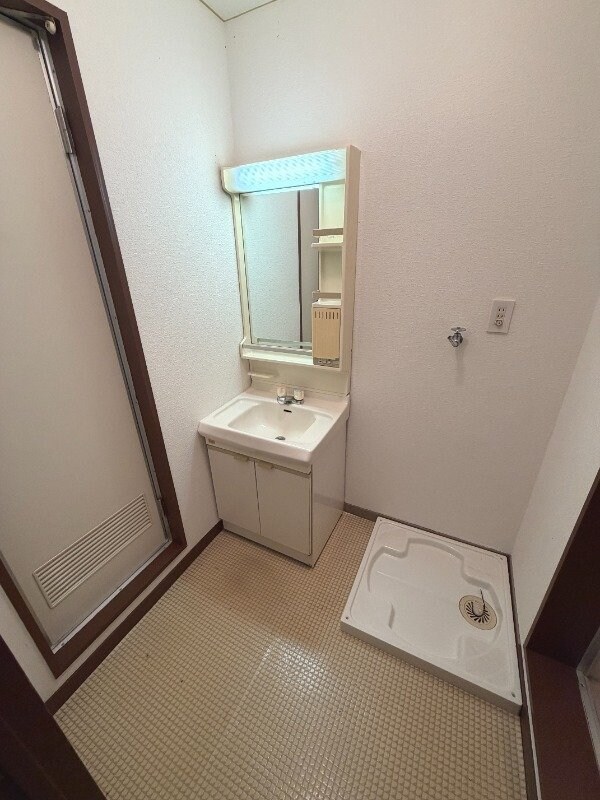  長崎市電１系統<長崎電気軌道>/昭和町通駅 徒歩3分 3階 築39年