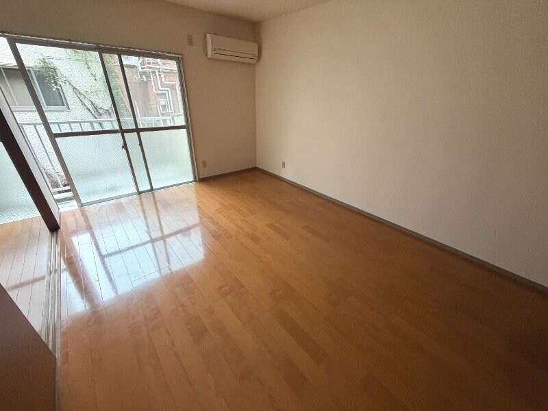  長崎市電１系統<長崎電気軌道>/昭和町通駅 徒歩3分 2階 築39年