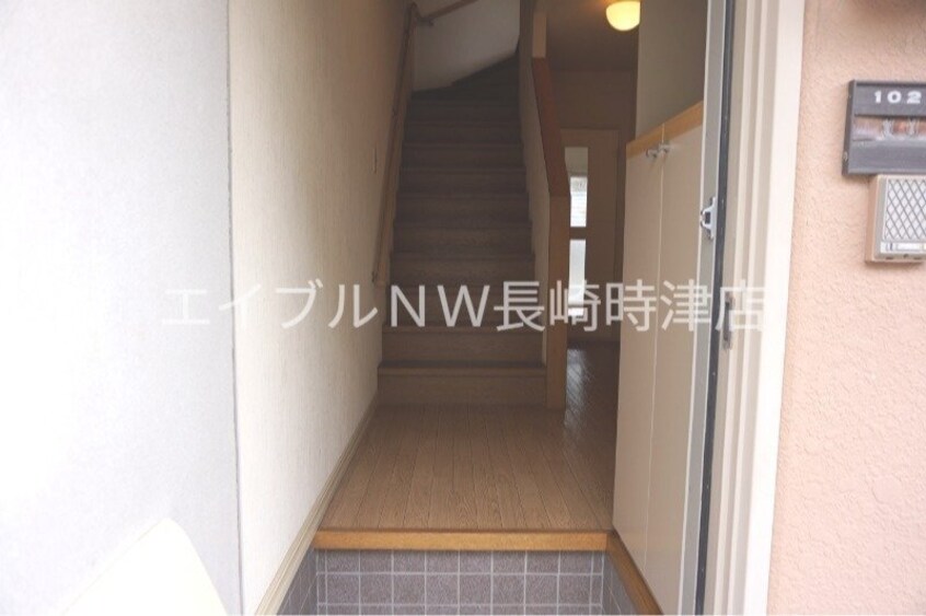  長崎本線/高田駅 徒歩15分 1-2階 築32年