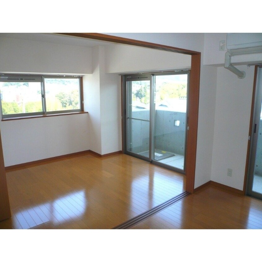 ※写真は別号室です。 扇ヒルズ