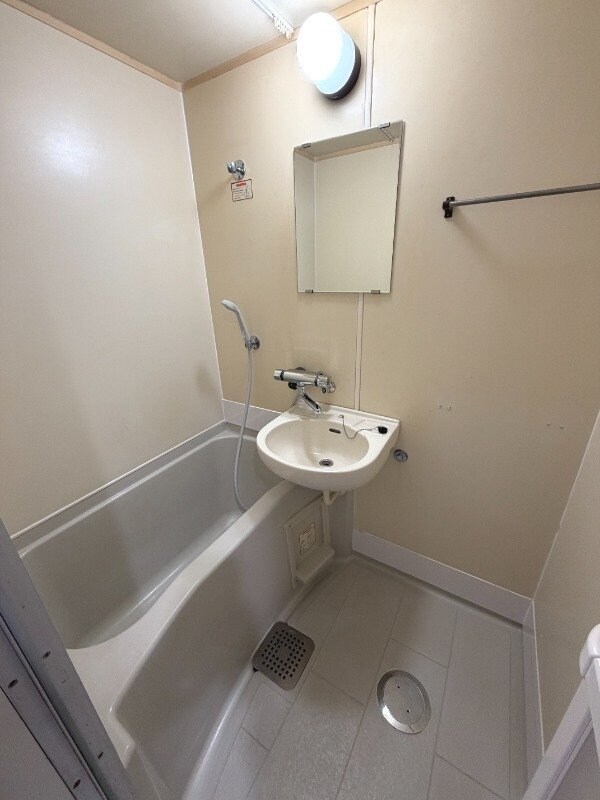  長崎市電１系統<長崎電気軌道>/岩屋橋駅 徒歩10分 2階 築35年