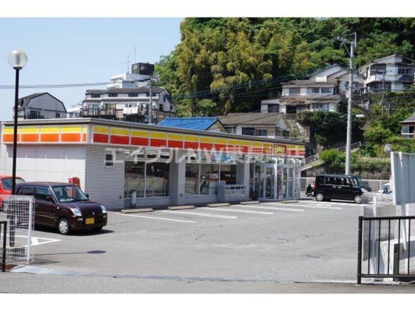 デイリーヤマザキ長崎住吉町店(コンビニ)まで438m Forest View 泉