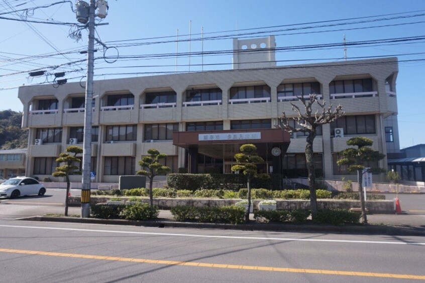 諫早市役所多良見支所(役所)まで517m ルヴニール