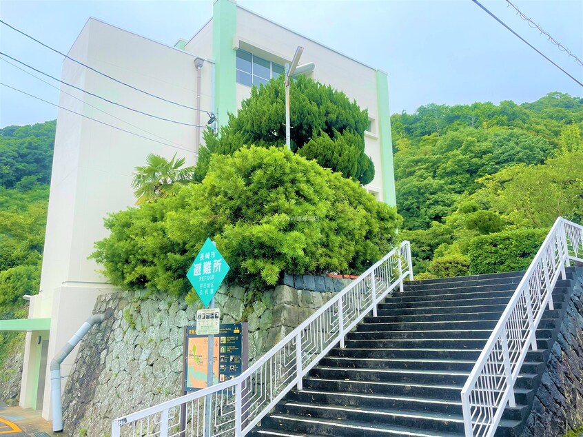 諫早市立諌早図書館(図書館)まで2006m サンライズヒル福田　B棟