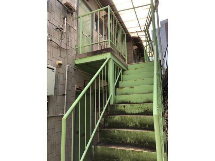 エントランス部分 本山アパート