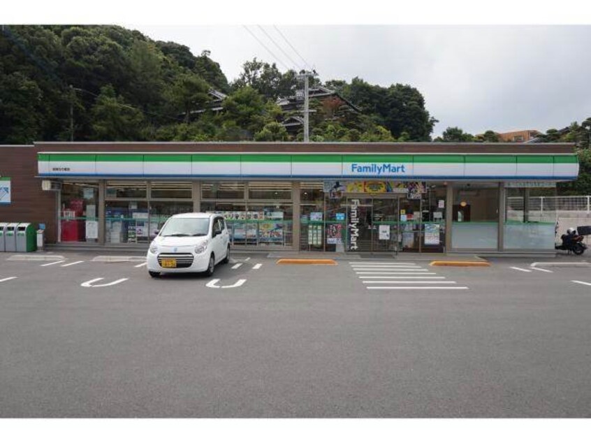 ファミリーマート長崎女の都店(コンビニ)まで1089m ファミールパレスC棟