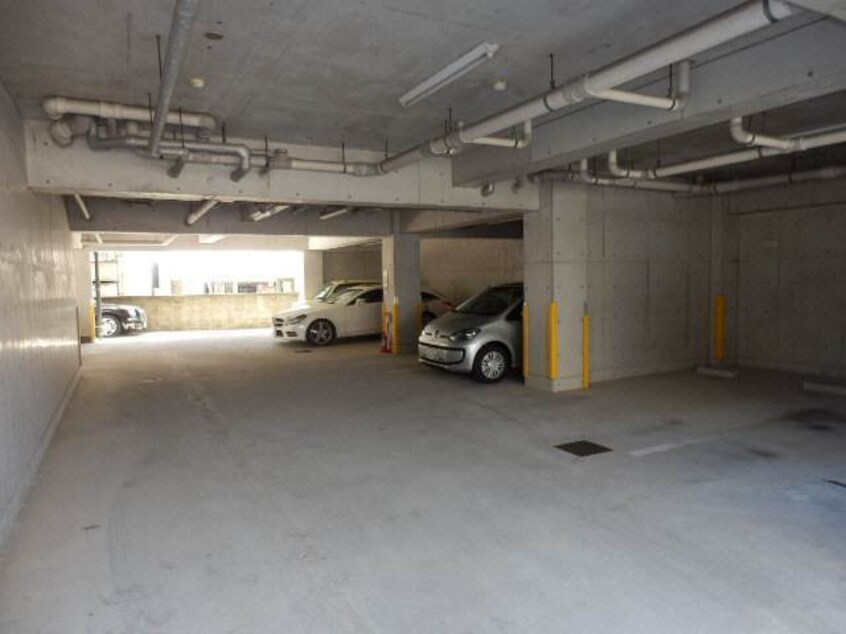 駐車場 クオーレ中川