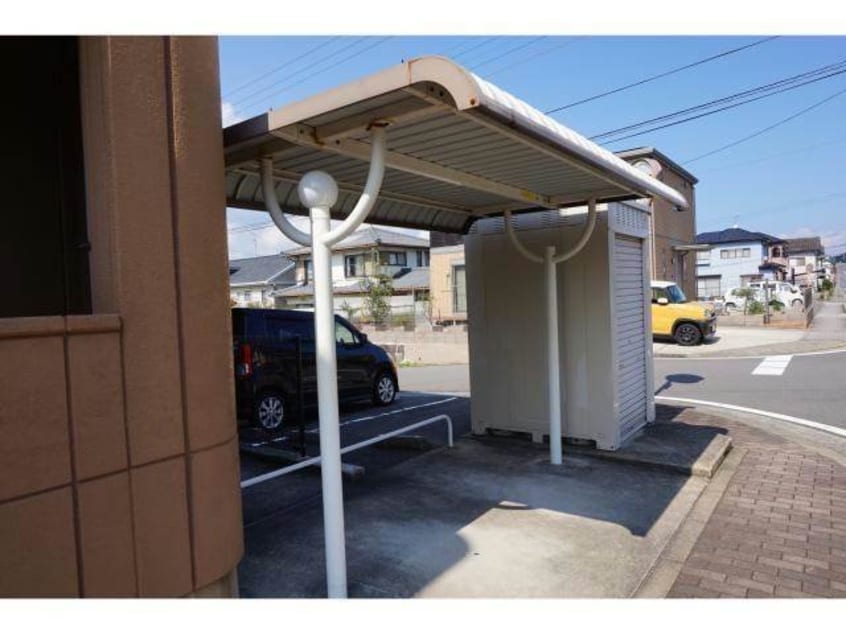 駐輪場 長崎バス/江崎 1階 築17年