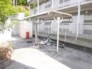 駐輪場 アザレア