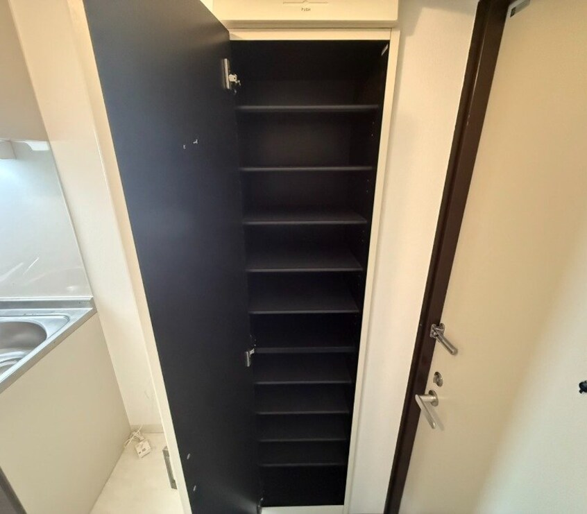  アミティ館内二番館