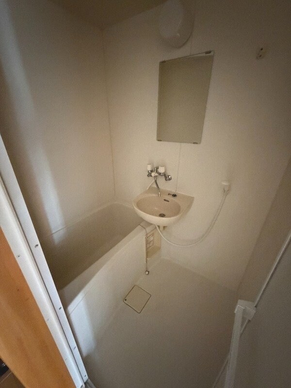  長崎市電１系統<長崎電気軌道>/岩屋橋駅 徒歩10分 3階 築35年