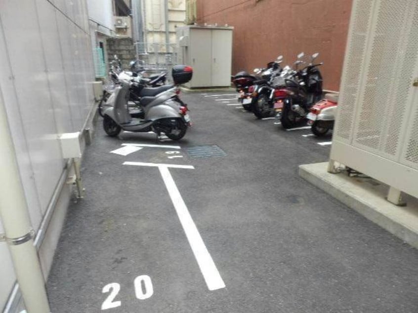 駐輪場 リード浜町