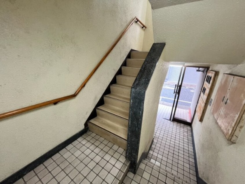  長崎市電３系統<長崎電気軌道>/市役所駅 徒歩3分 2階 築42年