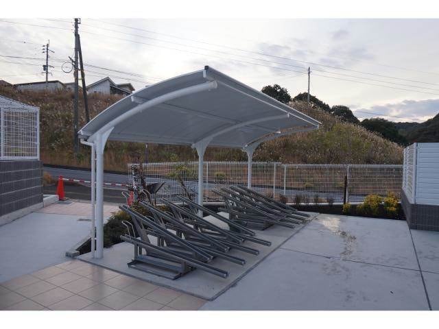 駐輪場 リフレイン東長崎