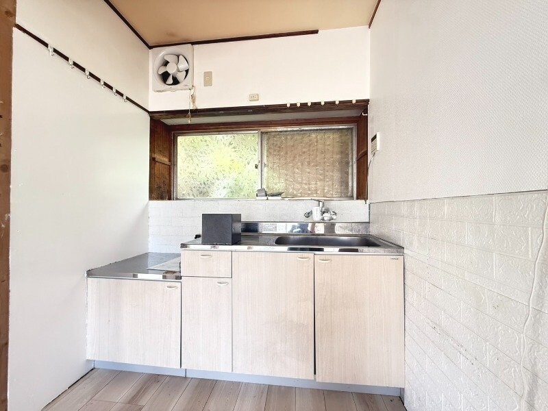 ※リフォーム中の写真です。 長崎市電１系統<長崎電気軌道>/崇福寺駅 徒歩15分 1階 築28年