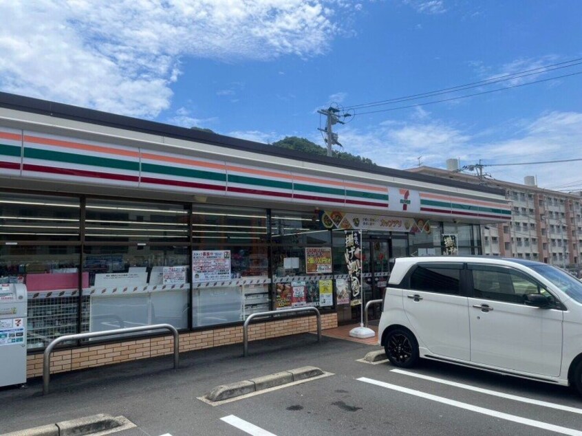 セブンイレブン長崎深堀町店(コンビニ)まで321m 長崎市電５系統<長崎電気軌道>/石橋駅 バス20分大波止・深堀1丁目下車:停歩4分 1階 築47年