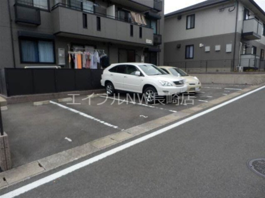 駐車場 まなび野七番館