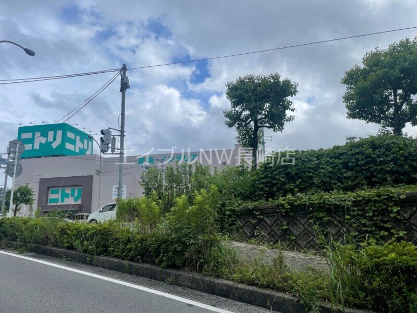 ニトリ諫早店(電気量販店/ホームセンター)まで746m スカイ　フラワー