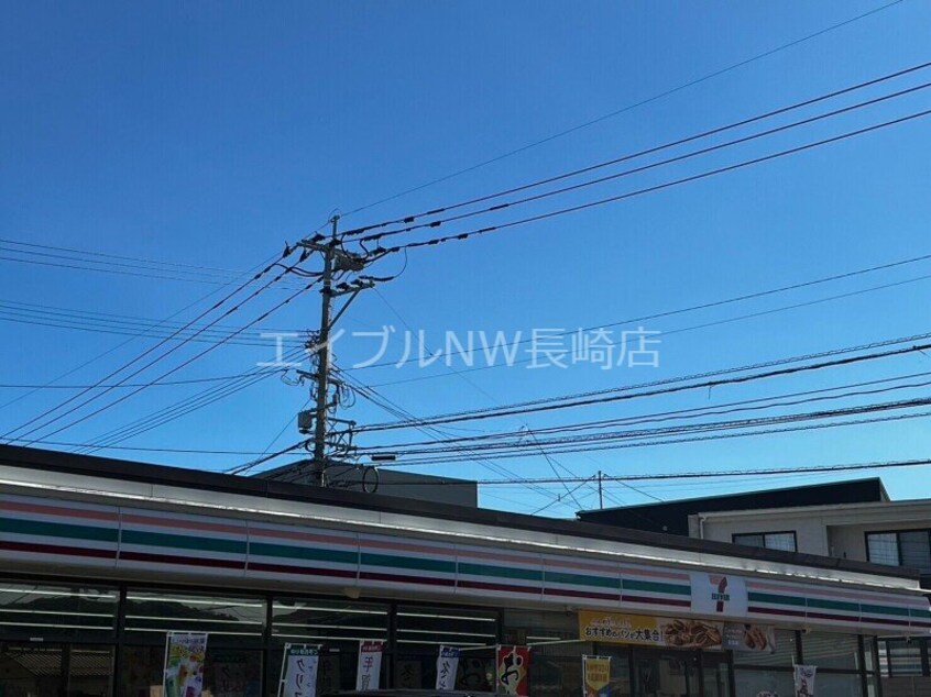 セブンイレブン諫早平山町店(コンビニ)まで218m Lucas　Isahaya