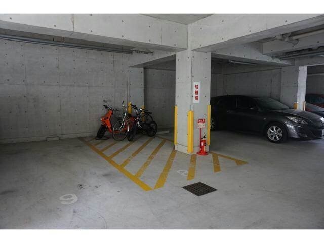 駐輪場 クオーレ中川